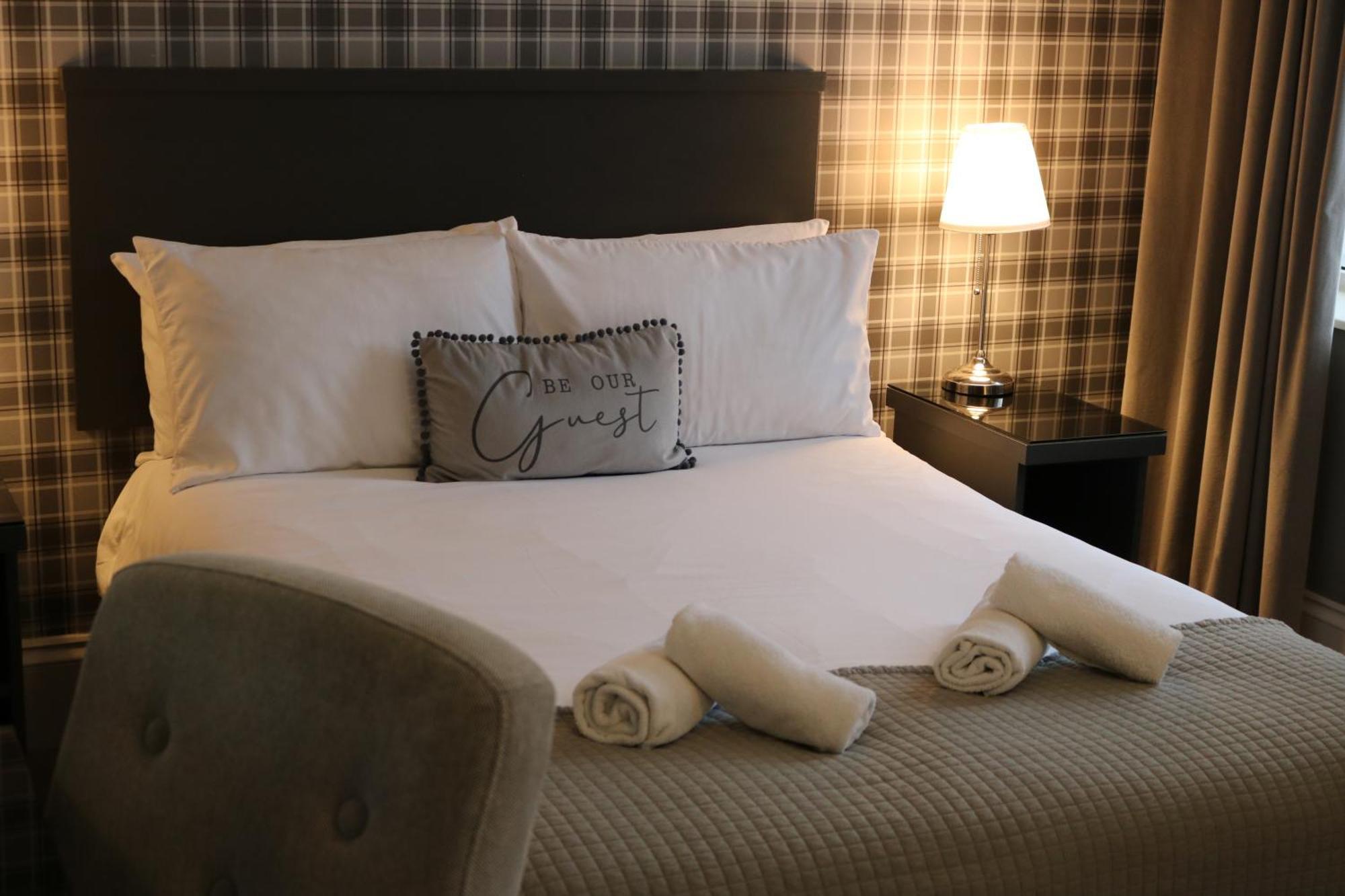 Отель Norfolk Arms Глоссоп Экстерьер фото