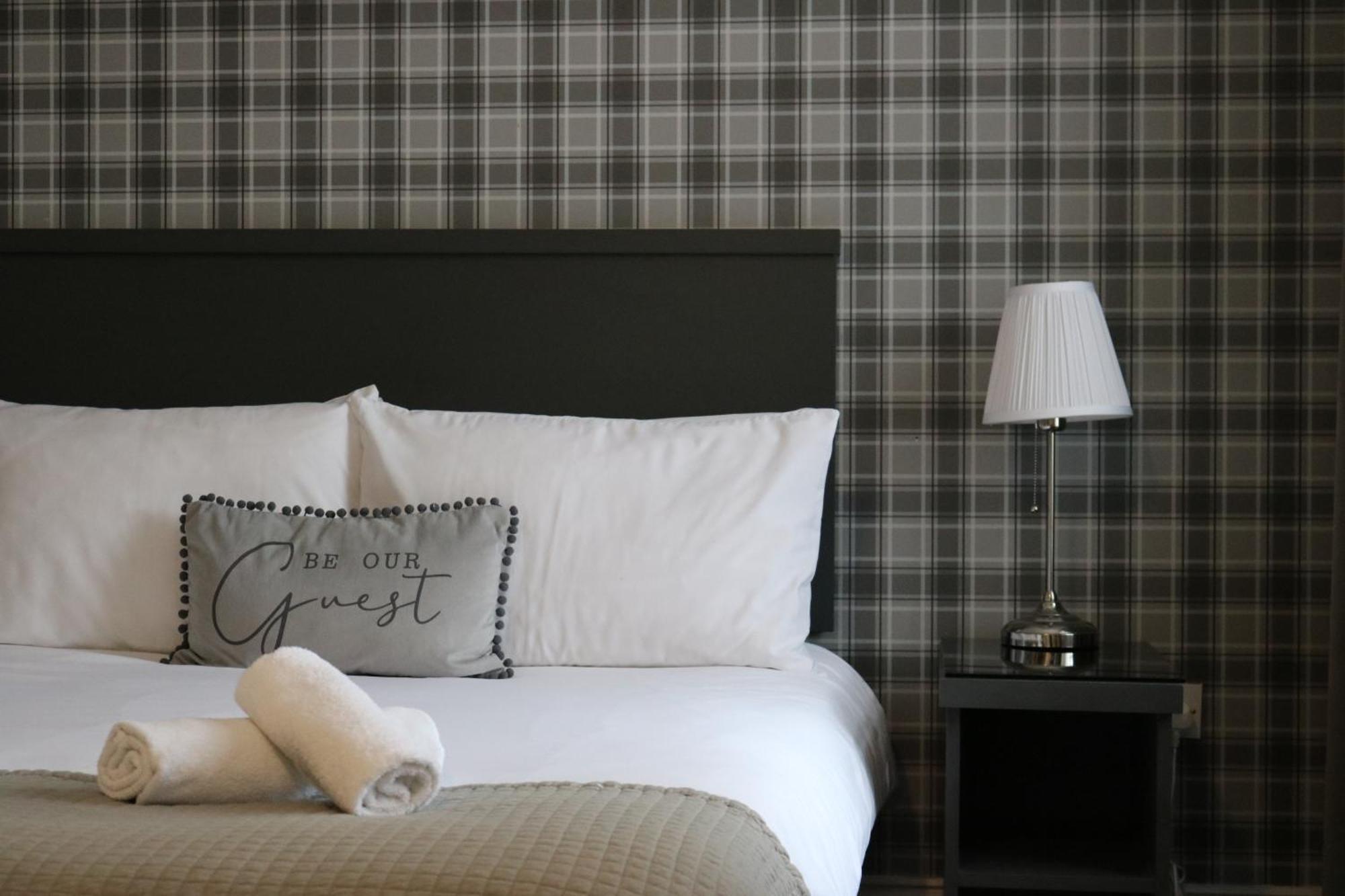 Отель Norfolk Arms Глоссоп Экстерьер фото
