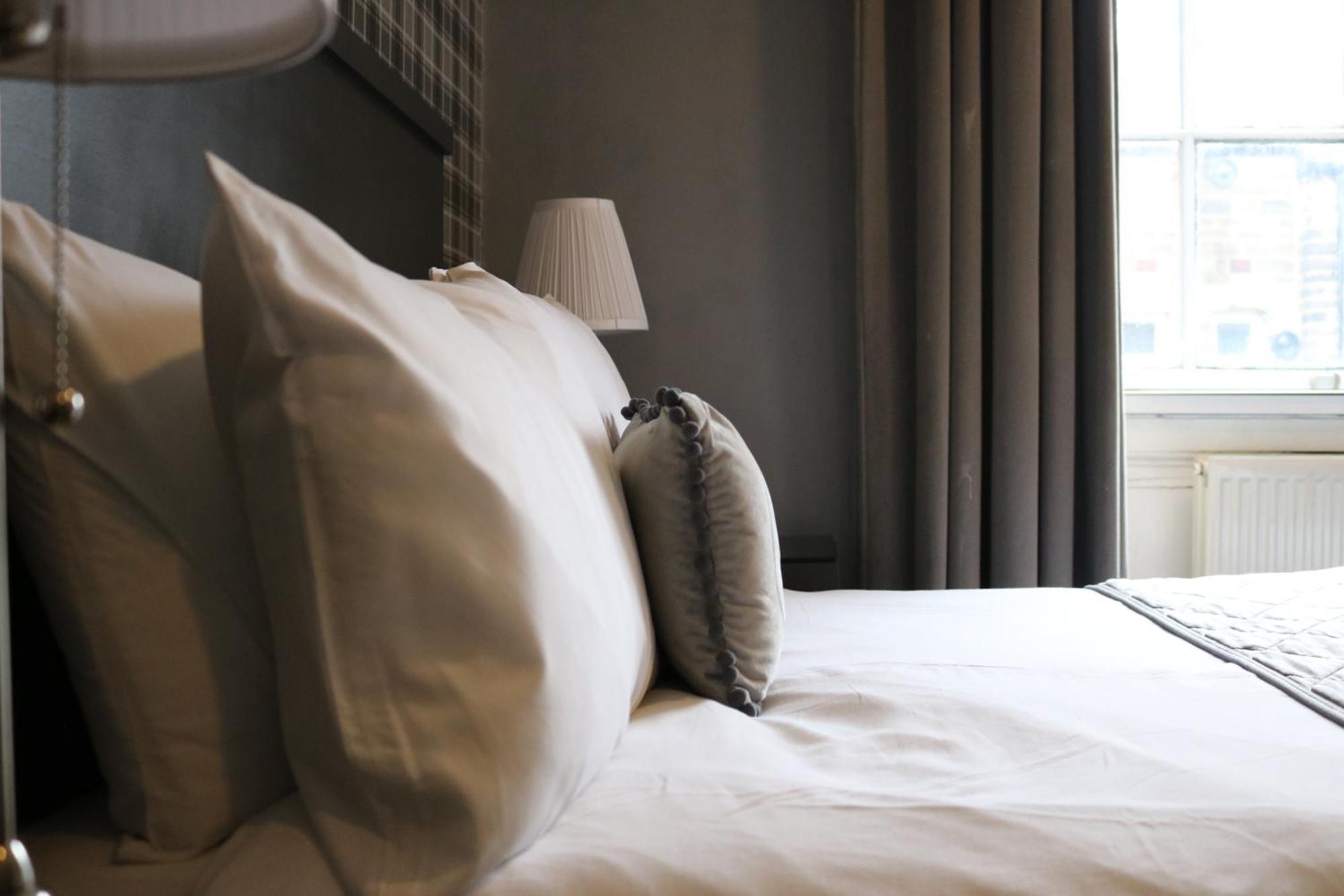Отель Norfolk Arms Глоссоп Экстерьер фото