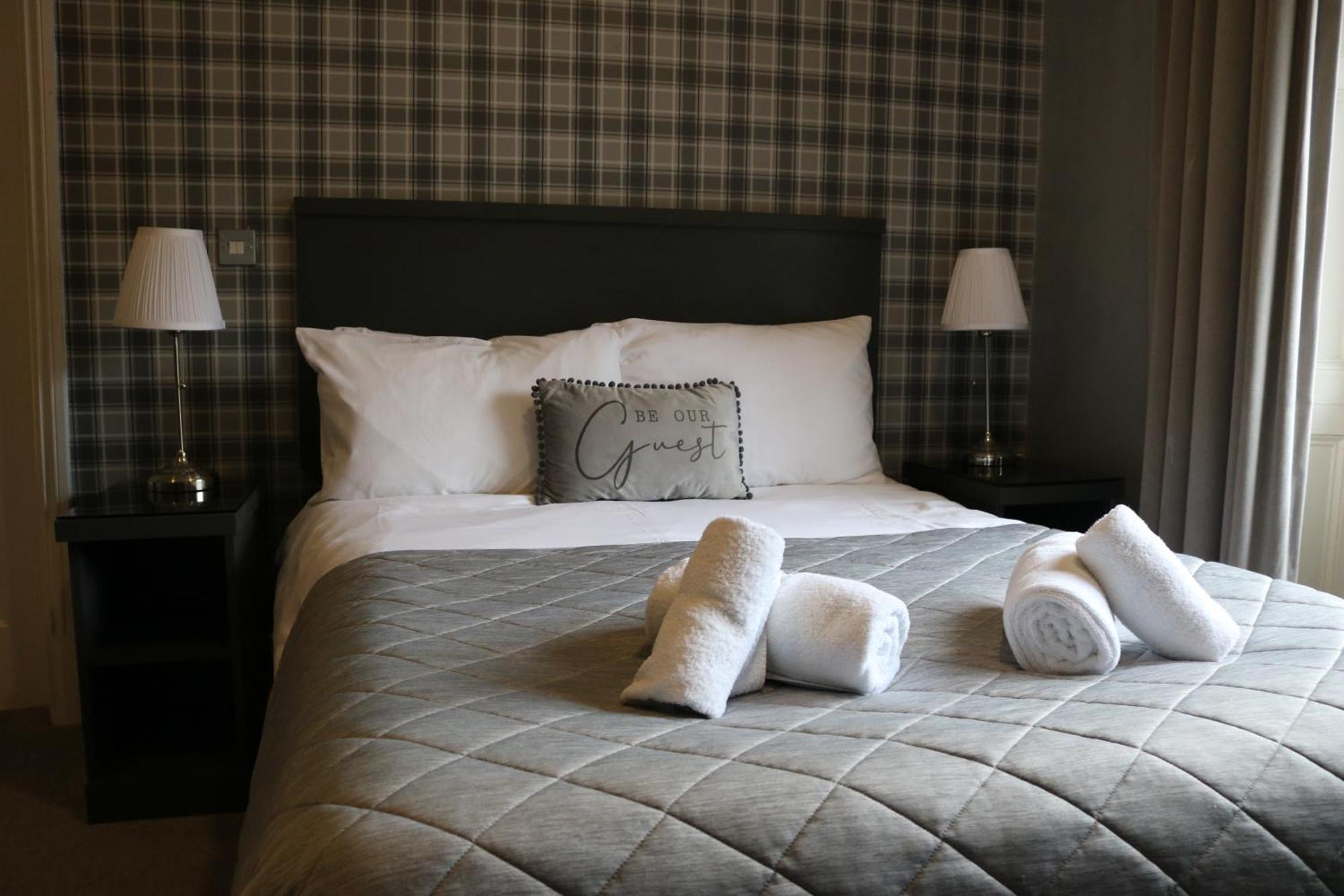 Отель Norfolk Arms Глоссоп Экстерьер фото