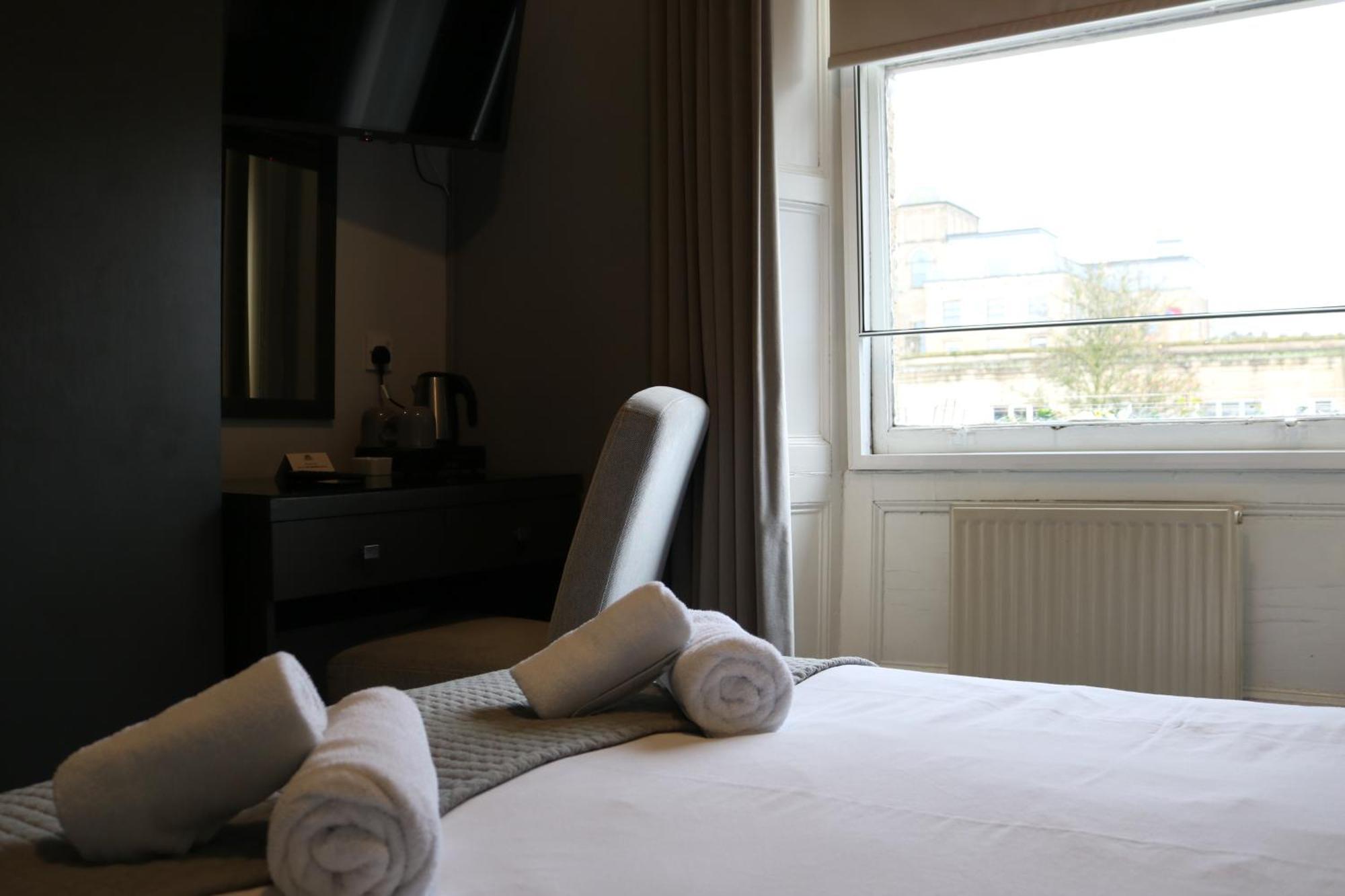 Отель Norfolk Arms Глоссоп Экстерьер фото
