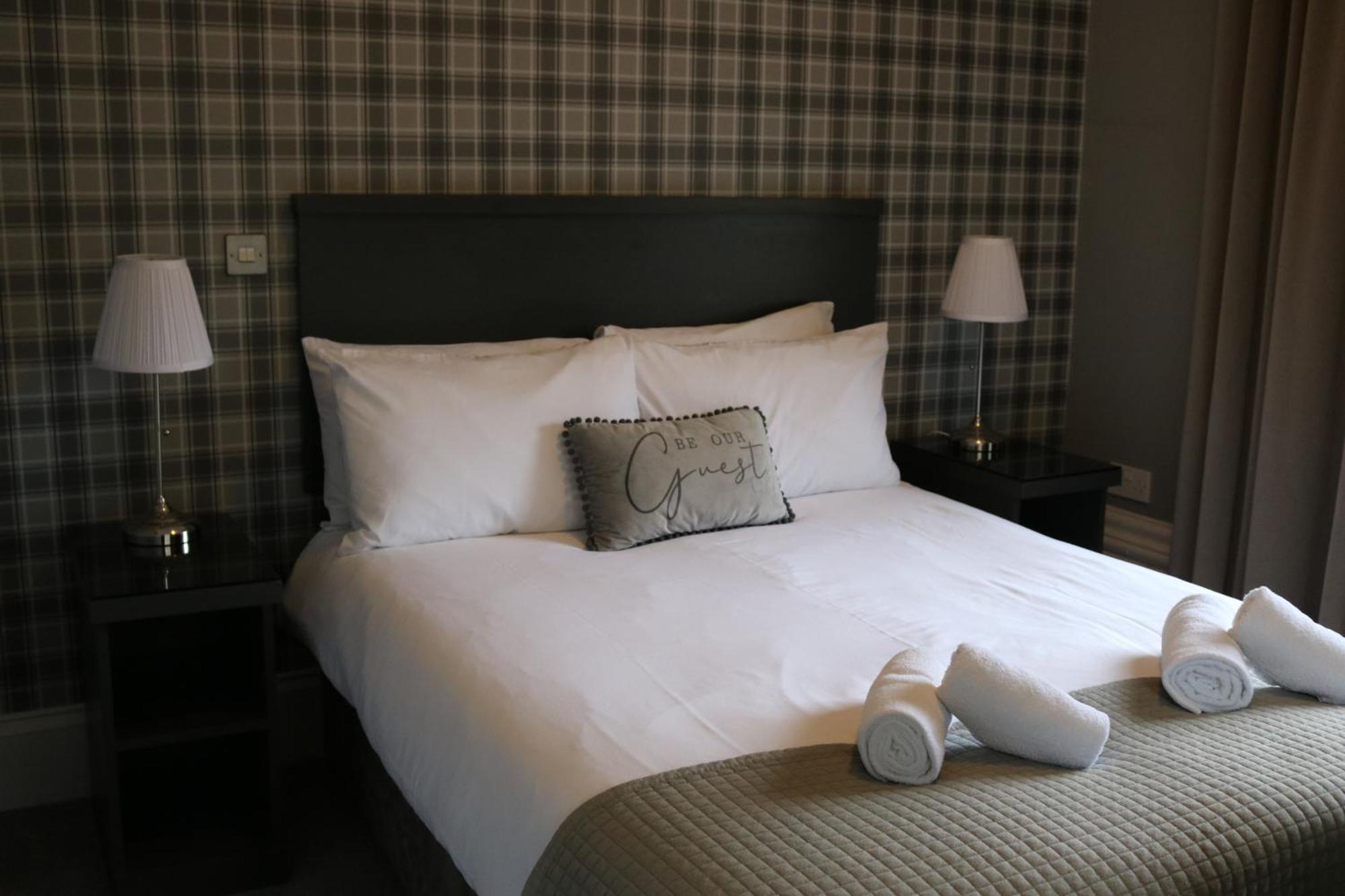 Отель Norfolk Arms Глоссоп Экстерьер фото